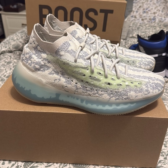 Yeezy 380 Blue Alien Size 12 Used 9.5/10 condition, worn once - Picture 3 of 12